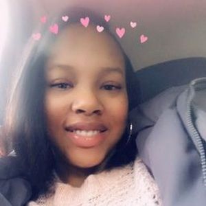 Meet your Posher, Simone